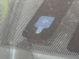 【スズキ セーフティサポート】走行中に前方の車両等を認識し、衝突しそうな時は警報とブレーキで衝突回避と被害軽減をアシスト。より安全にドライブをお楽しみいただけます。