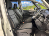 運転席シート廻りは使用感も少なく、良好な状態となっています。丁寧に使われていたことがよくわかりますね。