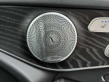 メルセデス・ベンツのシートは人間工学に基づき、疲れにくいシート構成となっております。長距離ドライブも問題ございません!
