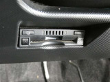 高速道路を賢く使うETC2.0装備です。高速道路とクルマが情報を連携して渋滞の迂回ルートや災害時の適切な誘導をしてくれたりします。