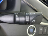 【オートライト】車外の明るさに応じて自動的にライトの点灯・消灯をしてくれます