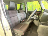 運転席シート廻りは使用感も少なく、良好な状態となっています。丁寧に使われていたことがよくわかりますね。
