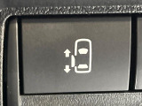 【パワースライドドア】スマートキーや運転席のスイッチでスライドドアの開閉が可能♪電動だから力を入れてドアを開ける必要が無く、小さいお子様でも、重い荷物を持っている時もラクに開け閉めできます♪