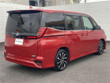 常時120台程展示しております!トヨタ車だけではなく全メーカー取り扱っており、ご要望に合わせてお車をお探しすることも可能です!是非スタッフまでご相談ください!