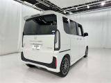 広々とした車内空間に優れた燃費性能。更にデザインも上質で人気のお車です!