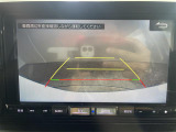 【バックモニター】後ろのカメラの映像をモニターに映し出すことができます!後方の見えない死角や、障害物との距離感をしっかり確認することができます!駐車が苦手な方におすすめです。