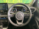 インテリアに合わせたデザインのステアリングは、運転される方のことも考え、運転しやすい形状、大きさです。是非一度、実際に触ってお確かめください。