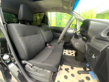 運転席シート廻りは使用感も少なく、良好な状態となっています。丁寧に使われていたことがよくわかりますね。