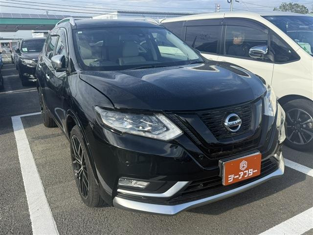 エクストレイル 2.0 モード・プレミア ハイコントラスト インテリア 4WD 禁煙車 9イ...