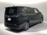 ご納車前にはエンジンオイル・オイルエレメント等を交換して、トヨタディーラーのエンジニアがしっかりと整備をさせていただきます。交換部品などについては、スタッフへお尋ねください。
