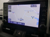9インチのディスプレイオーディオ装着です。スマホとの通信で様々なサービスが楽しめます。TV視聴にも対応しています。