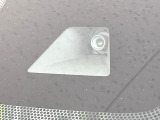 【三菱e-Assist】走行中に前方の車両等を認識し、衝突しそうな時は警報とブレーキで衝突回避と被害軽減をアシスト。より安全にドライブをお楽しみいただけます。