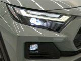LEDヘッドライトです。消費電力も少なく寿命も長いのがLEDの特徴。HIDのような点灯のタイムラグもなくパッと明るくなるのも特徴です。