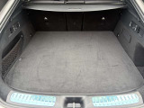 納車前には、メーカー規定に基づき、認定中古車ならではのしっかりとした整備をしてからご納車させて頂きます。熟練のメカニックがお客様に届く事を思い、1台1台入念に点検、整備致します。