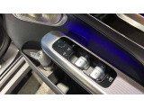 自動車保険に関しても、メルセデス・ベンツ専用のプログラムをご用意しております。飛び石や落下物などでのフロントガラスの修理が必要となった場合、最大で9万円分の補償を致します。