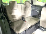 床下収納式のサードシートです。座席部分をコンパクトに収納でき、広大な荷室スペースとしてお使いいただけます!乗車人数や荷物の量など利用シーンに合わせて3列目を有効活用でき、とっても便利♪