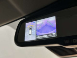 ルームミラーにクリヤーなカメラ映像で後方視界サポート!車両周囲安全確認にも役立つ、アラウンドビューモニター映像 スマート・ルームミラー装備!
