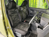 運転席シート廻りは使用感も少なく、良好な状態となっています。丁寧に使われていたことがよくわかりますね。