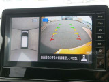 アラウンドビューモニターは車両の上空から見下ろすような映像で全方向見れるので、車庫入れが楽になります!