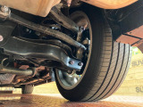 お車を安心してお乗りいただく為には、足回りの定期点検が欠かせません。サービスサポート(有償保証)では無料点検もご提供しており、安心のカーライフをお過ごしいただけるサポート体制が整っています。