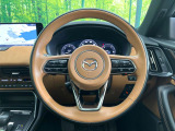 【純正革巻きステアリング】上質な革を使用することで、手にしっかり馴染みとても運転しやすいハンドルです♪