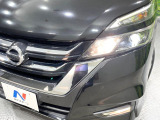 【LEDヘッドライト】悪天候や夜間走行時も良好な視界を確保し安心して運転できる高輝度LEDヘッドライトを装備!点灯速度が早く、消費電力も抑えられています。