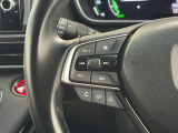 ★オーディオコントロールスイッチ★ステアリングにはオーディオコントロールスイッチが付いていますので、目線を正面から外すことが無く、また、ステアリングから手を離さずにオーディオ操作ができます