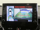 パノラミックビューモニター搭載。カメラで車両周囲の状況を映し出すため、狭い場所での駐車などに役立ちます。