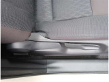 【シートアジャスター】上下調整できるシートアジャスター!運転手にあったドライバーズポジションができますね。