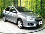 高透明度のガラス皮膜で撥水はもちろん、上質なツヤ・光沢を実現。紫外線や酸性雨から大切な愛車を保護し、色あせ・劣化を防止。「弾スプラッシュコート」、「弾プリミッサコート」からお選びいただけます。