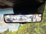 【デジタルインナーミラー】後席の大きな荷物や同乗者で後方が確認しづらい時でも安心!カメラが撮影した車両後方の映像をルームミラー内に表示。クリアな視界で状況の確認が可能です!