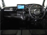 ◆バックカメラ◆リバースにするだけで映ります、後方の安全確認や、狭い駐車場での車庫入れ、雨の日や夜間など視界の悪い時に便利です!安全にバックする為には欠かせない装備です。
