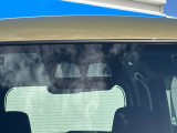 【スマートアシスト】走行中に前方の車両等を認識し、衝突しそうな時は警報とブレーキで衝突回避と被害軽減をアシスト。より安全にドライブをお楽しみいただけます。