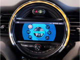 純正ナビです。とても使いやすく、Bluetooth&USBオーディオインターフェイスで、電話も音楽も楽しめます。