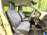 運転席シート廻りは使用感も少なく、良好な状態となっています。丁寧に使われていたことがよくわかりますね。
