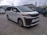 広々とした車内空間に優れた燃費性能。更にデザインも上質で人気のお車です!