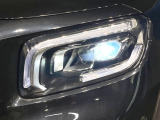 ●LEDヘッドライト:夜間走行時も良好な視界を確保し安心して運転できる高輝度LEDヘッドライトを装備!点灯速度が早く、消費電力も抑えられています。