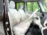運転席シート廻りは使用感も少なく、良好な状態となっています。丁寧に使われていたことがよくわかりますね。