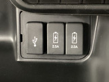 ソケット類も充実☆対応のケーブルがあれば車内でスマホなどの充電が可能です☆