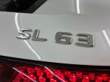 夜間にクルマの前方を照らし出し、安全なナイトドライブを実現する。メルセデス・ベンツ純正ヘッドライトシステムは、クルマの安全性、快適性、環境性を追い求める中で、よりインテリジェンスに進化を続けています。