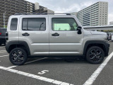 【ルーフレール】キャリアをつければスキー板や車内には積みきれない大きなものも運べてアウトドアレジャーを楽しむ人には欠かせない装備☆ドアミラーはリモート格納機能付きでとても便利です