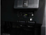 窓を開けずに料金所を通過できる今やもう必需品のETC!インパネにスッキリ装着したビルトインタイプです♪ETCカードの入れ忘れ・抜き忘れを音声やアラームで教えてくれるので、入れ忘れ・抜き忘れを防げます♪