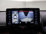 パノラミックビューモニター付きです。車両を上から見たような映像をディスプレイオーディオ画面に表示。運転席からの目視だけでは見にくい、車両周辺の状況をリアルタイムでしっかり確認できます。