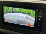 【バックカメラ】駐車時に後方がリアルタイム映像で確認できます。大型商業施設や立体駐車場での駐車時や、夜間のバック時に大活躍!運転スキルに関わらず、今や必須となった装備のひとつです!