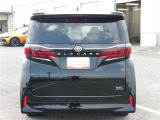国家整備資格を取得しておりますメカニックが、大切なお客様のお車をご納車に向けて整備致します♪