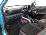 見通しのよいすっきりとした視界で、誰でも運転しやすいです。運転のしやすさは疲れにくさにも繋がりますよ♪