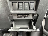 今や欠かせない装備となったETC2,0車載器!ビルドインタイプなので、運転の邪魔にもなりません♪