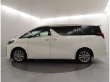 リヤ5面はプライバシーガラス☆強い日差しや車外の視線から室内を守ってくれます。