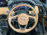 【純正革巻きステアリング】上質な革を使用することで、手にしっかり馴染みとても運転しやすいハンドルです♪