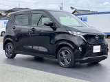 エマージェンシーブレーキ(衝突被害軽減ブレーキ)、フロントカメラが車両や歩行者を検知し警告音と共に衝突回避、軽減をアシストしてくれます。